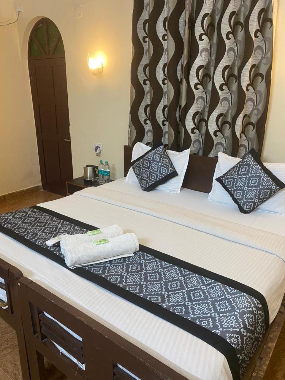Baga Beach Palms Экстерьер фото