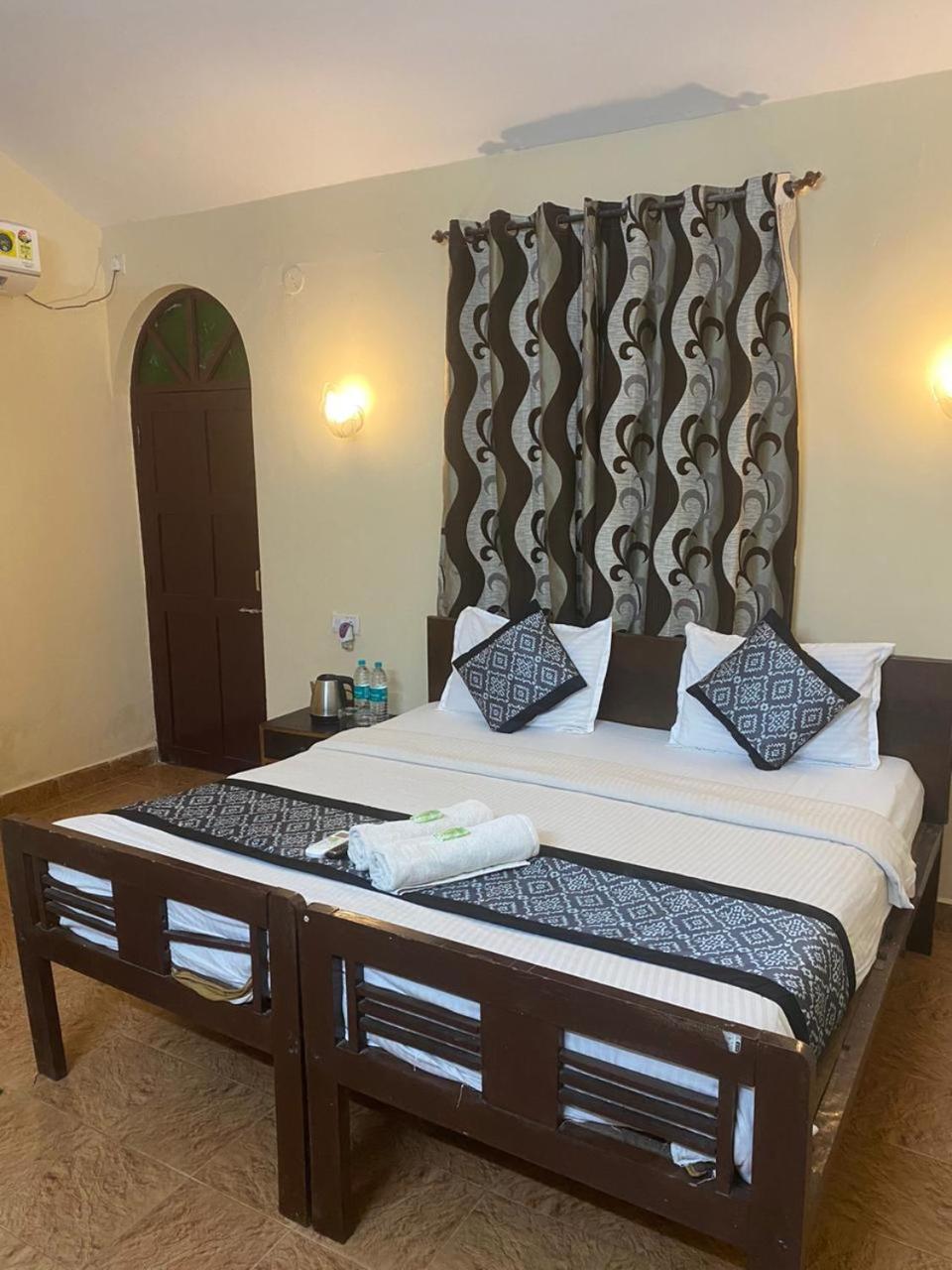 Baga Beach Palms Экстерьер фото